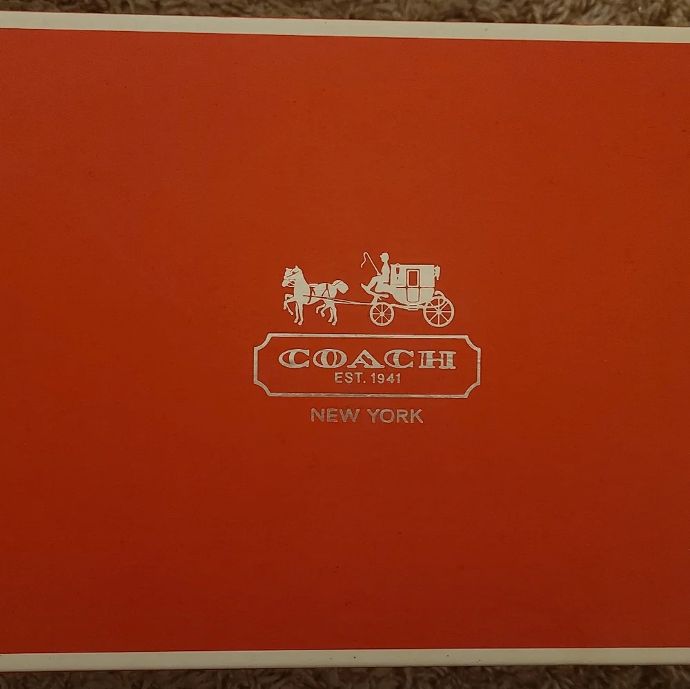 Coach - Picture 8 of 9